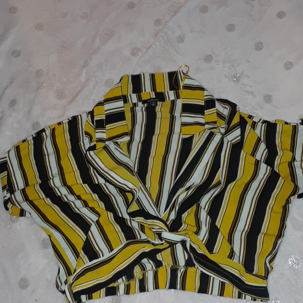 Blouse Crop Top.
